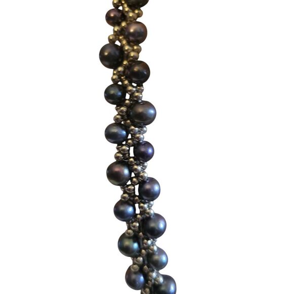 Elegant Pearl Necklace and Earring Set - Picture 2 of 4